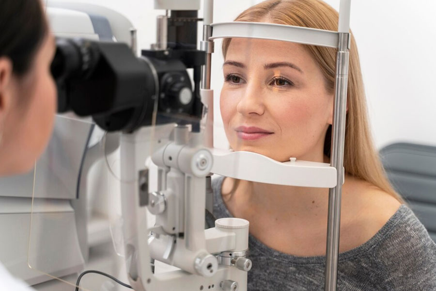 Retina Surgery In Delhi